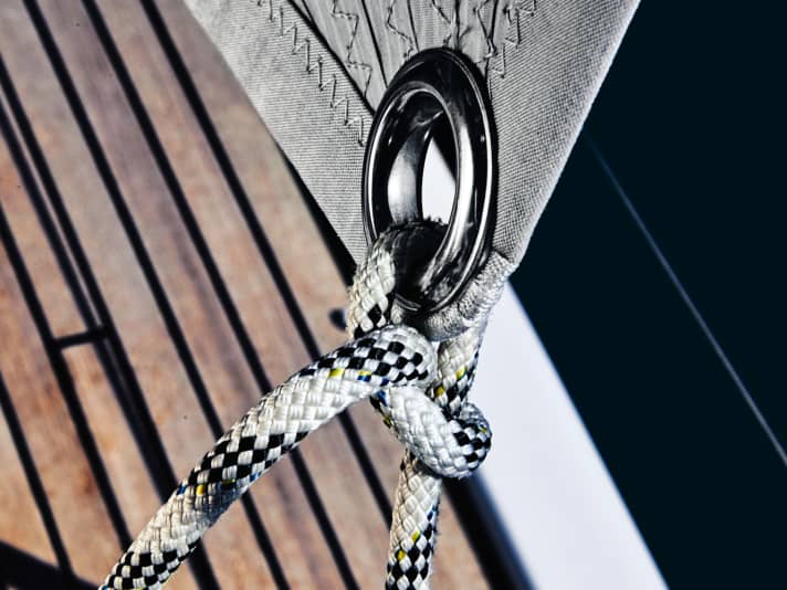 A sheet with half lay