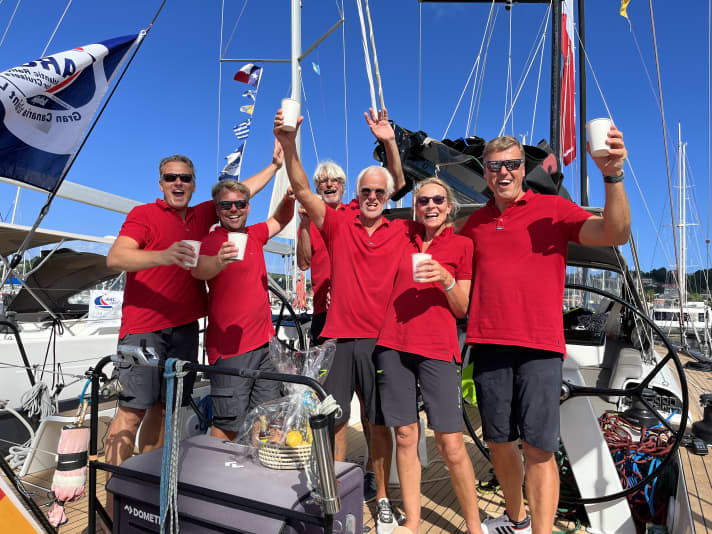 Glücklich über die Ankunft: die “First Lady”-Crew in St. Lucia