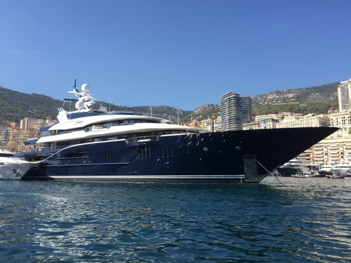 "Solandge" im Port Hercule. | e.