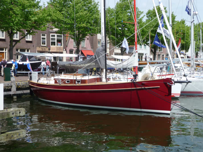   Une étrave raide avec un beaupré : le Zeeman 41