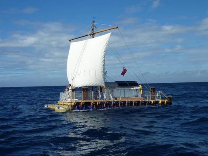   "An-Tiki" a vele quadre sull'Atlantico