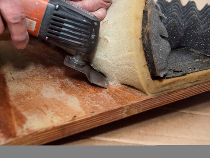   Workshop: how to replace the sound insulation