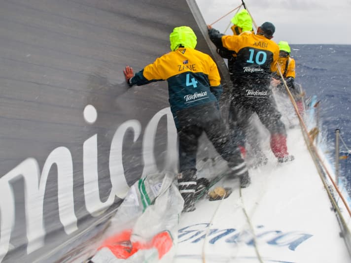   Ne pas se laisser distancer : Telefonica chahute le leader Groupama, qui chasse à son tour les Espagnols, qui sont juste devant au classement général