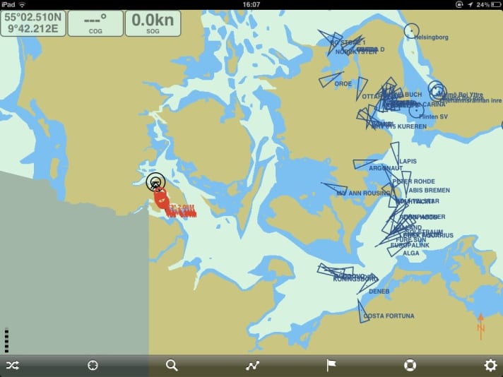   No traffic in the Belts? AIS data is apparently only available from the Swedish shore stations at the moment