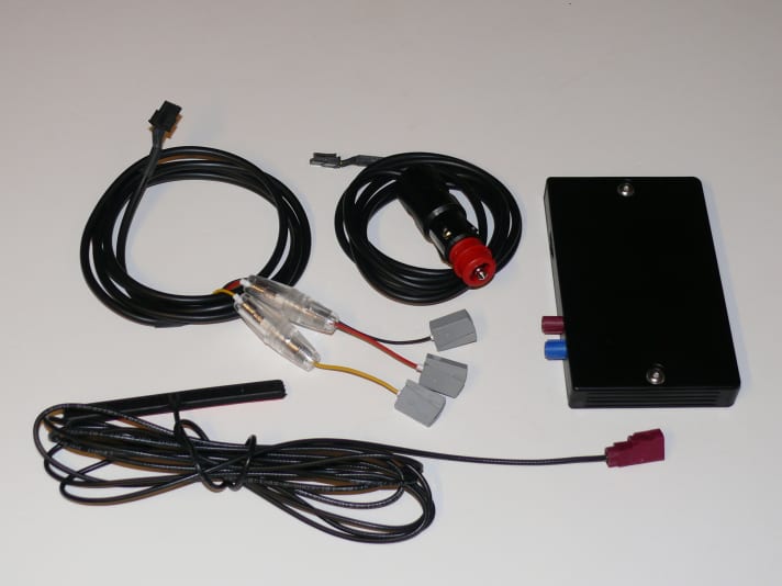   Lieferumfang: Router, eine UMTS-Antenne, die möglichst innen untergebracht wird, zwei Anschlusskabel für 12-Volt-Steckdose oder feste Verbindung mit dem Bordnetz