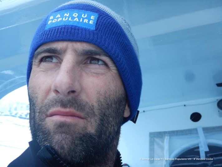   Lo "Sciacallo": Armel Le Cléac'h difende il suo vantaggio, ma è attualmente alle prese con venti leggeri