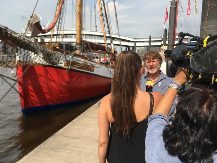   Fuchs gibt letzte Fernsehinterviews vor seinem Aufbruch zur aktuellen Expedition
