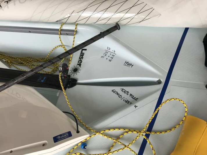   Avant la finale, Buhl avait encore écrit ses réglages au marqueur sur son laser. Et ce qui est important pour lui : "100 % de concentration. Patience et vue d'ensemble".
