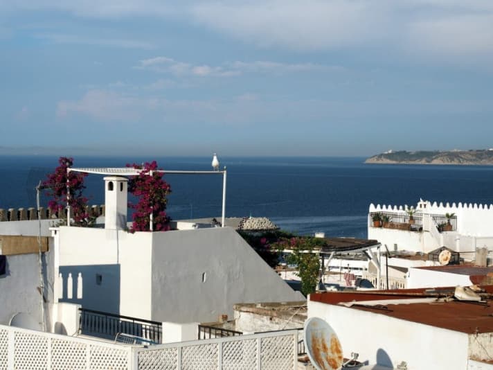   Le détroit de Gibraltar, vu de Tanger
