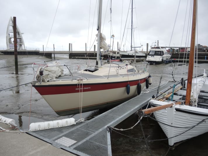   The Etap 26 "Seute Deern", here on an earlier voyage, in Juist harbour. The Dutch KNRM towed her to Delfzijl