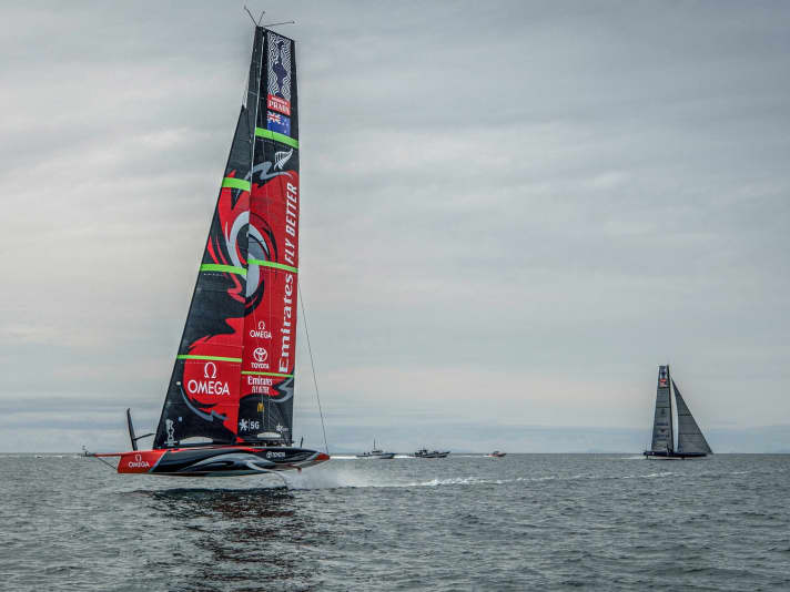   Deux équipes de la Cup s'entraînent déjà avant Auckland : l'Emirates Team New Zealand et l'American Magic