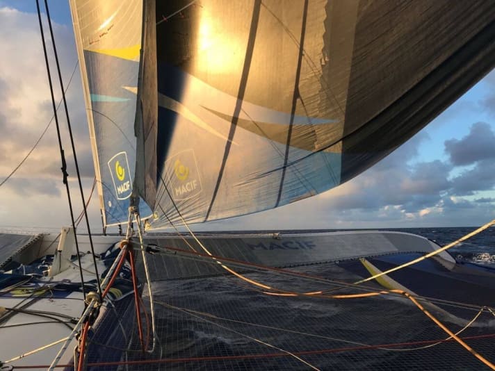   Trug seinen Skipper François Gabart sicher und rasend schnell um die Welt: der Trimaran "Macif"