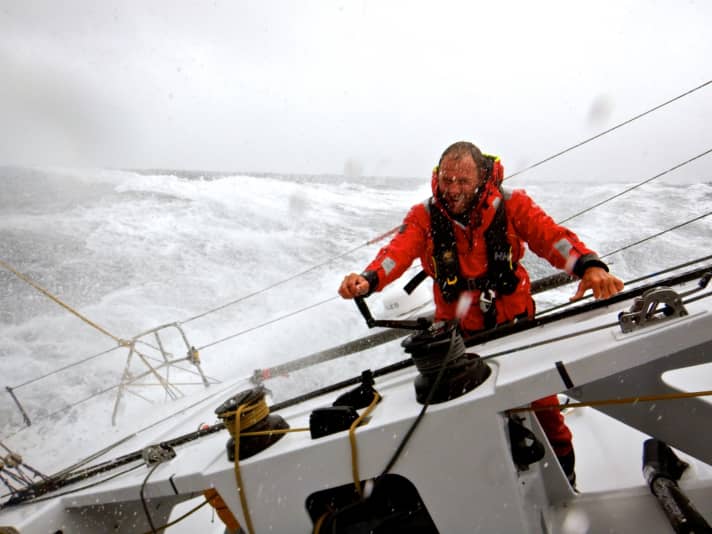   Le skipper Robert Stanjek à bord de "Einstein