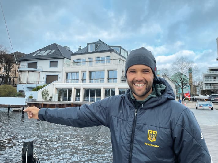  Optimiste sur le cap d'Enoshima : le champion du monde de Laser Philipp Buhl - ici lors de l'interview de YACHT au Norddeutsche Regatta Verein