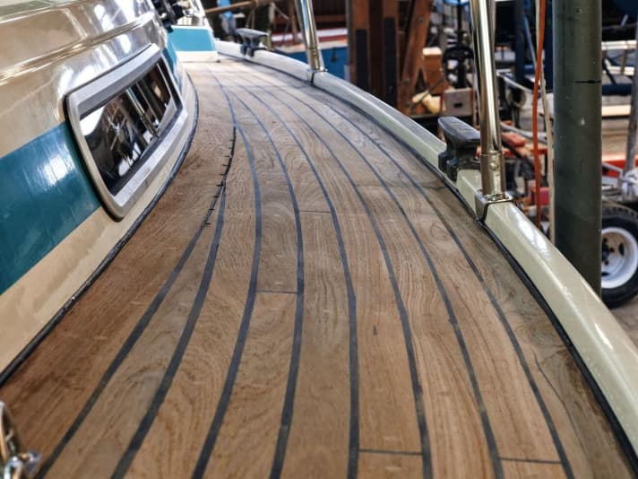   The deck becomes stable again with black coloured epoxy. After sanding, it looks almost like new and should last for a few more years