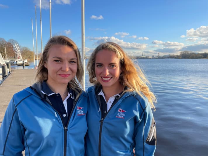   Last-minute campaign for the Olympic premiere: 470 sailors Luise Wanser (r.) and Anastasiya Winkel