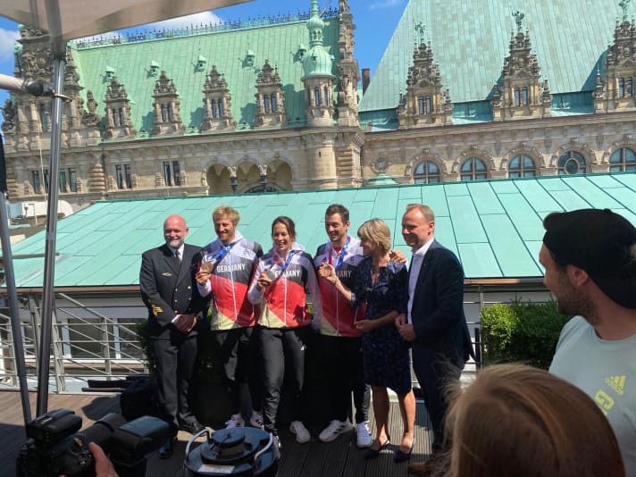   I medagliati di Amburgo sono stati premiati dal senatore dello sport Andy Grote con un ricevimento sul tetto della Camera di Commercio.