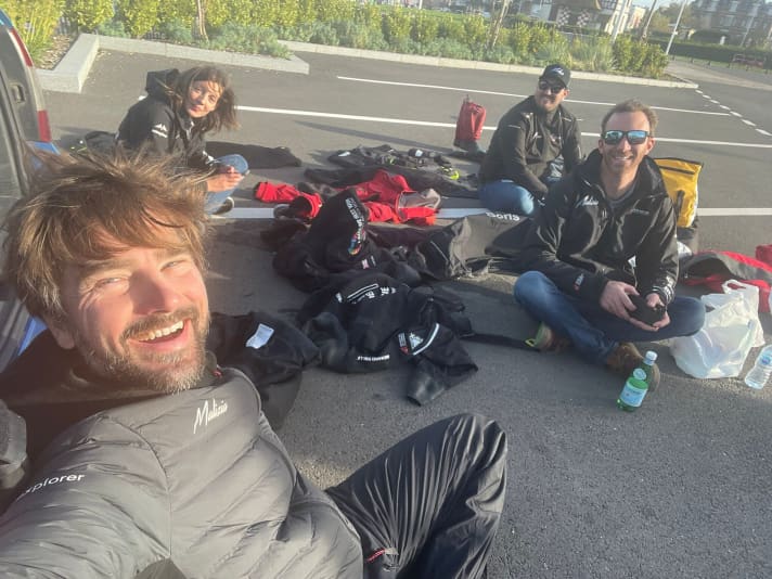   Il team è in viaggio: Boris Herrmann e parte del suo team hanno trascorso il fine settimana in Germania, alla Schütz Composites di Selters e poi in Francia: prima al varo della Transat, poi a Vannes, al cantiere navale dove viene costruito il nuovo Imoca.