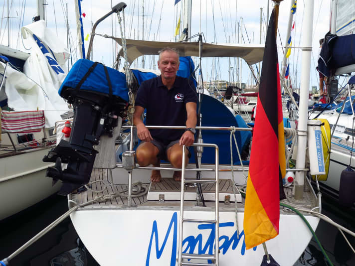   Skipper Bocks on his "Montana". The Swan is one of the oldest ships in the fleet and has already crossed the Atlantic several times in both directions