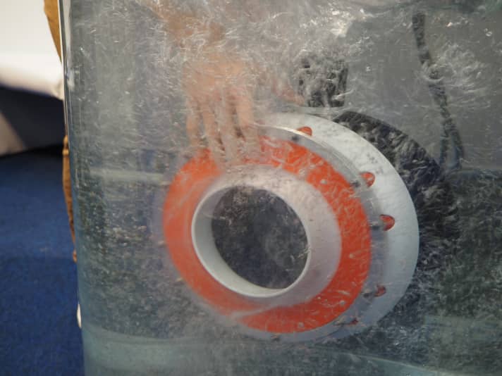   Handle in the drive. As there are no rotating parts, there is no risk of injury