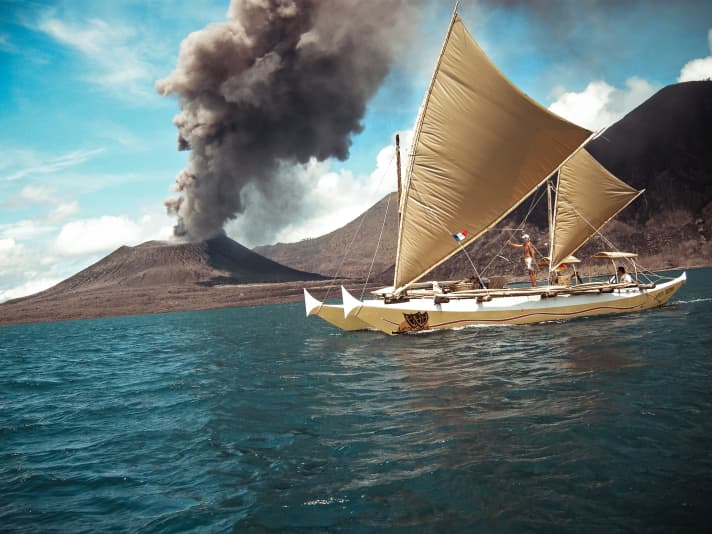   Sur les routes de migration des Polynésiens en catamaran traditionnel