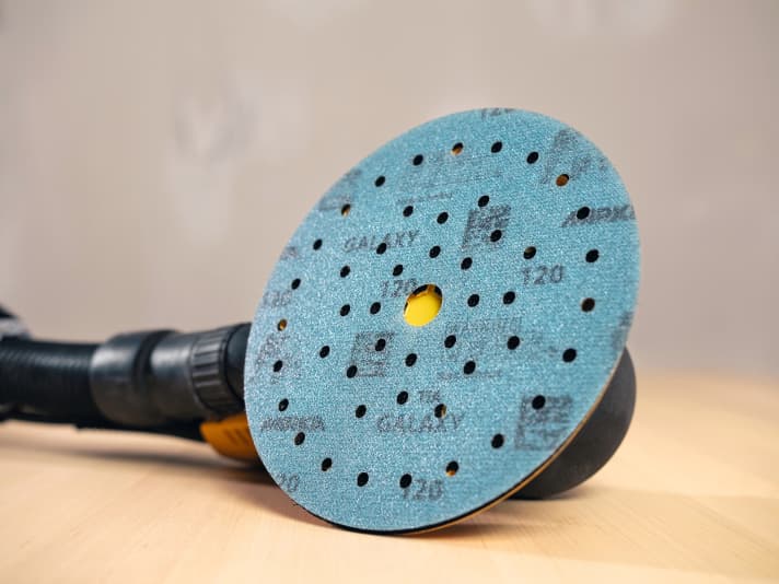   Fits all machines. The "Multifit" perforation of the Galaxy discs is designed to optimally remove the sanding dust, regardless of the hole pattern of the sanding disc