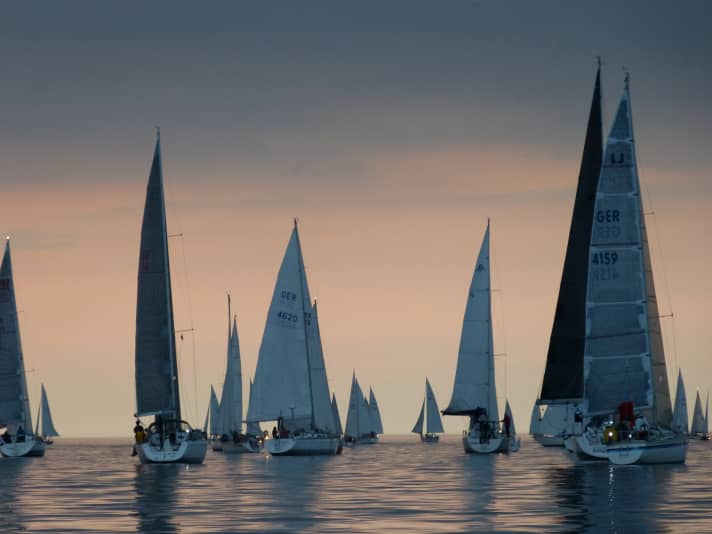   La nuit tombante a créé ce doux jeu de couleurs au départ du Ærø Rund