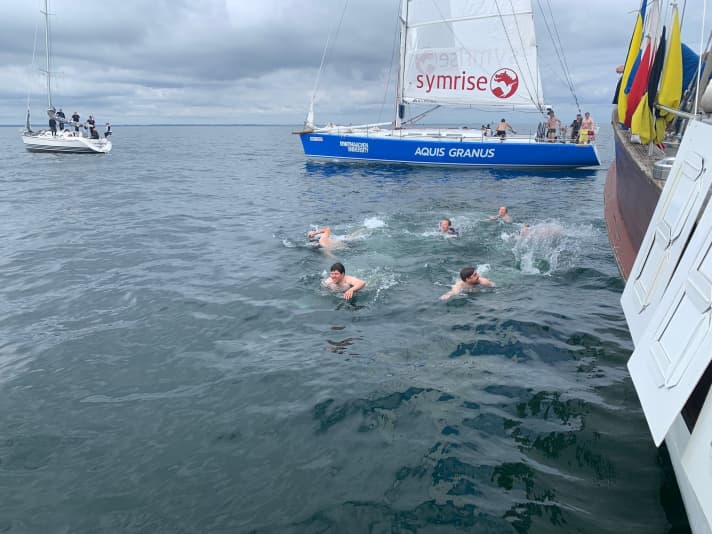   Après l'unique course de la journée finale, qui s'est déroulée dans des conditions difficiles, le directeur de course Andreas "Herbert" Herbst a réussi à faire passer la ligne d'arrivée avec un timing parfait et un atterrissage précis avant le calme plat. Les participants n'ont pas révélé le nom des vainqueurs. On n'a entendu que ceci : "Maintenant, 23 personnes ont encore obtenu leur hippocampe".