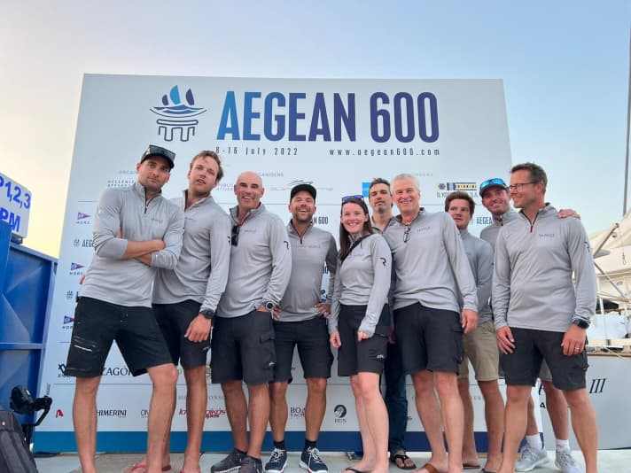   La prima di "Rafale" nell'Egeo 600 si è conclusa con un nuovo record di regata per monoscafi. Ecco l'equipaggio di Henri de Bokay