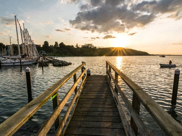 yacht/adobestock-461463891-preview_b79e781f0eb07c0e5bb34016004ea6b0