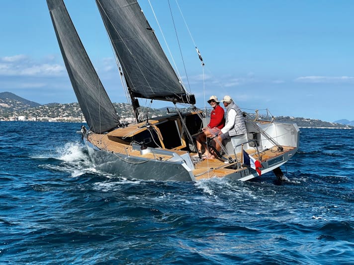 yacht/black-pepper-code-01-sundeck_40eef586c9b1103a5d80f71cfe499f34
