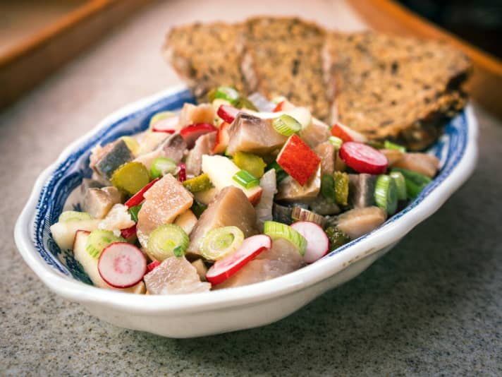 Cuisiner à bord Salade de hareng d'été