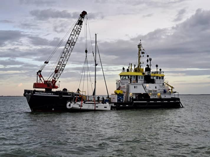 Rijkswaterstaat reported on the rescue on Twitter