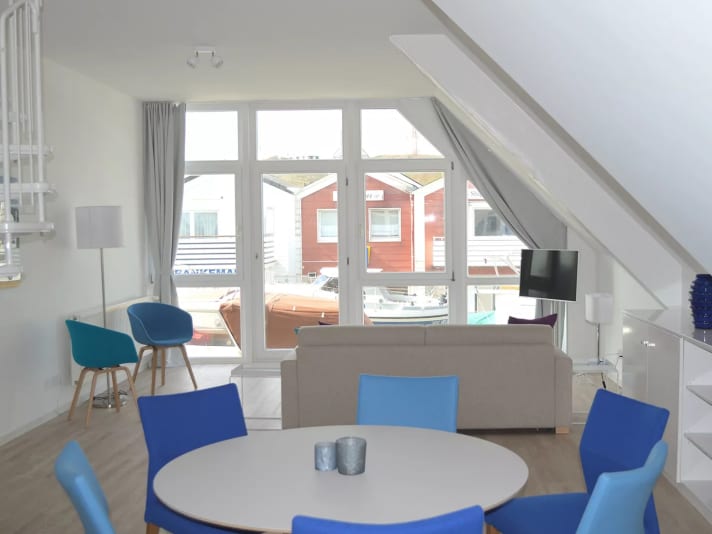 Relax with a view of the Heligoland lobster shacks