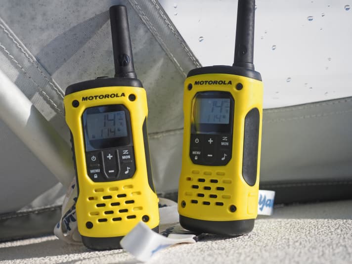 I walkie talkie sono un buon modo per comunicare con gli amici o con il gommone.
