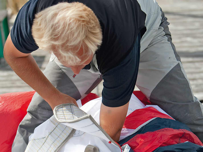 Sails should only be packed dry
