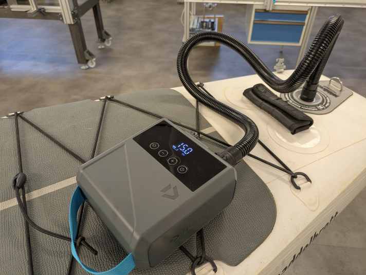 We chose a large-volume paddleboard Touring 12'8''x31'' as our test board.