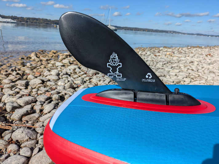 A large, ‘groundbreaking’ fin and a split fin box that allows for easy rolling.