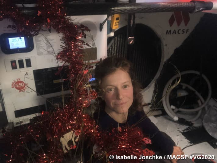   Simply beautifully staged for Christmas: the German-French skipper Isabelle Joschke