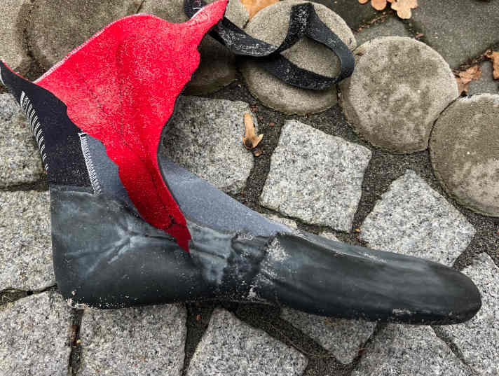 Der Schuh musste geopfert werden - ein Schicksal, dass dem Neo erspart blieb