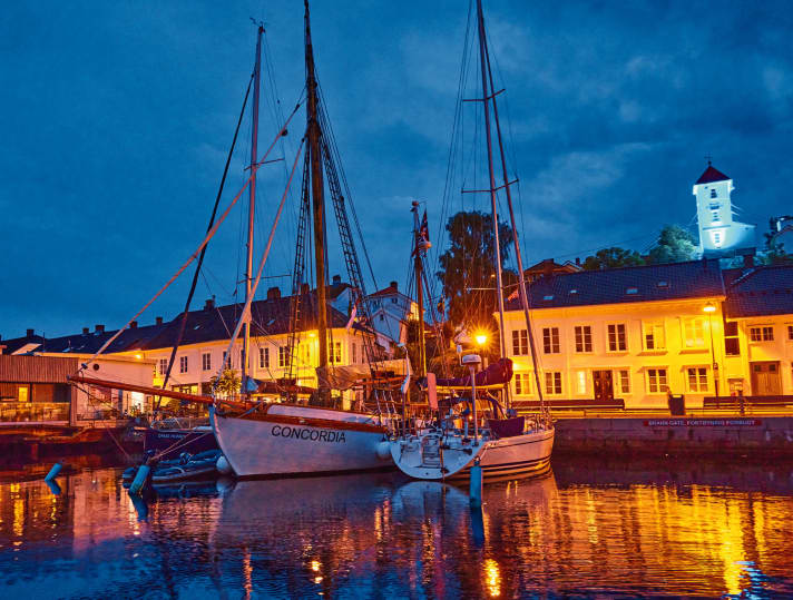 Segeln an der Südküste NorwegenRisør ist eine alte Handelsstadt  an der Südküste Norwegens.