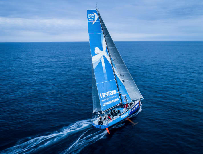  L'équipe Vestas 11th Hour Racing de Charlie Enright remporte la dernière étape de "Leg Zero" à l'issue d'une bataille dans le calme.