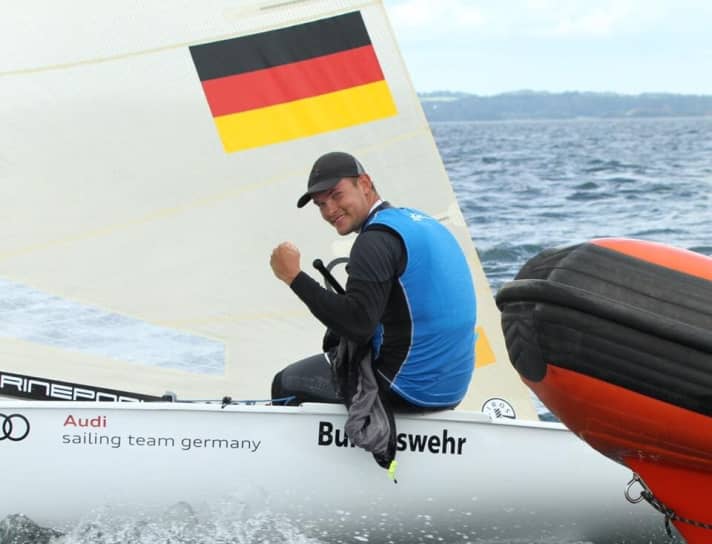   Heureux champion du monde junior de Finn-Dinghy : Phillip Kasüske du club Seglerhaus am Wannsee