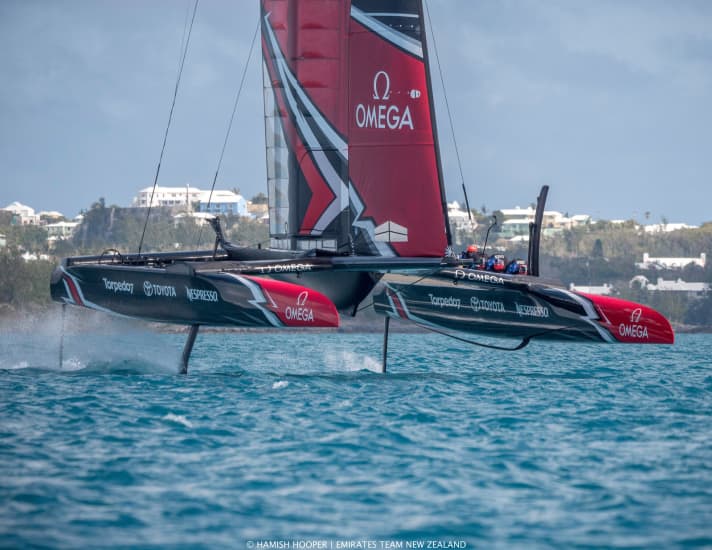   Emirates Team New Zealand al largo delle Bermuda: riusciranno i Kiwi a prevalere?