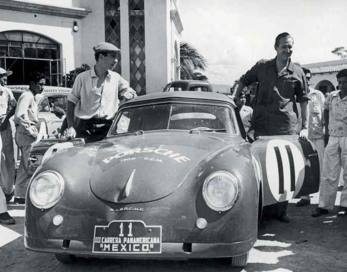 Lesehilfe Die Marke Porsche ist noch jung, deshalb steht der Name noch mal groß auf dem Kofferraumdeckel. Und dazu ein Hinweis auf den Hubraum, mit dem sich der 356 gegen größere Rivalen durchsetzt. An der Fahrertür Fürst von Metternich, gegenüber Graf von Berckheim.