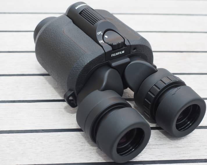The eyepieces and eyecups of the Technostabi 16 x 28 are significantly larger and more comfortable