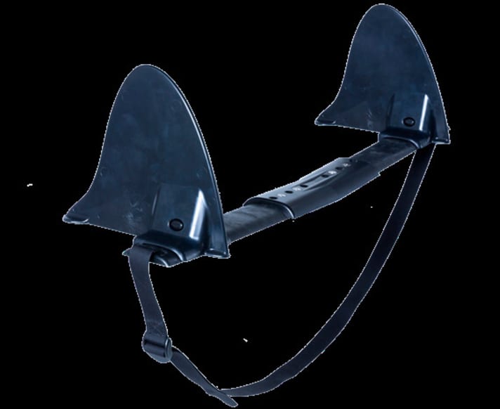 Another strap tightens the two fins to the board.