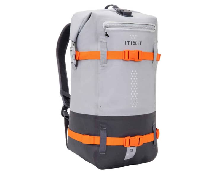   <a href="https://www.awin1.com/cread.php?awinmid=14353&awinaffid=471469&clickref=Y+Decathlon+Itiwit&ued=https%3A%2F%2Fwww.decathlon.de%2Fp%2Fwasserfester-rucksack-30-l%2F_%2FR-p-303102" target="_blank" rel="noopener noreferrer nofollow">Decathlon Itiwit</a> *