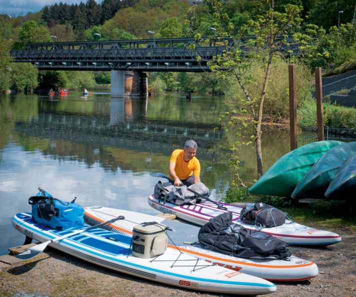 You should look for a suitable entry point in advance - accessible to the public and for launching with dry feet.