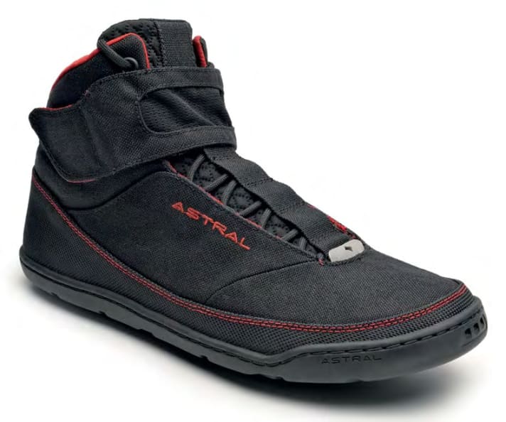 Schuhe mit dicken Sohlen